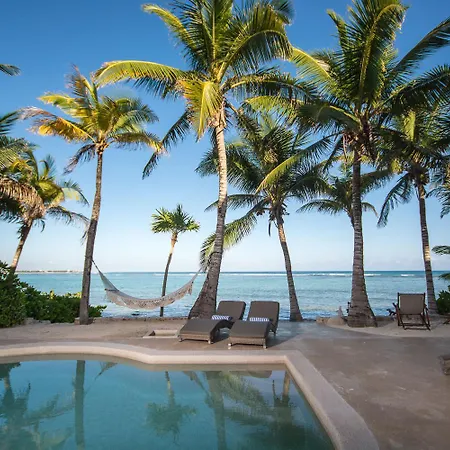 Beachfront With Private Staff In Gated Community